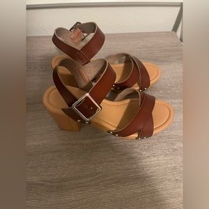 Women’s size 8 1/2 sandals with heel